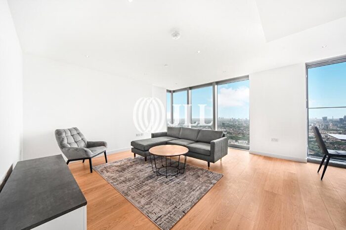 2 Bedroom Flat To Rent In Landmark Pinnacle, Marsh Wall, E14