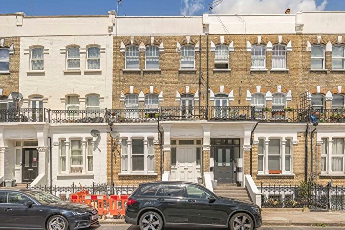 1 Bedroom Flat To Rent In Barons Court Road, West Kensington, W14