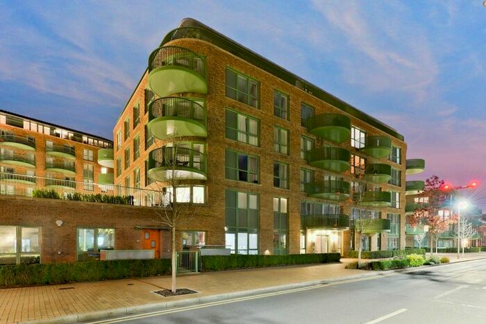 3 Bedroom Flat To Rent In Maltby House, Kidbrooke Village, SE3