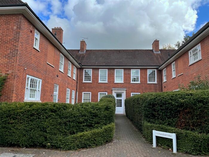 3 Bedroom Flat To Rent In Cayton Road, Coulsdon, Surrey, CR5