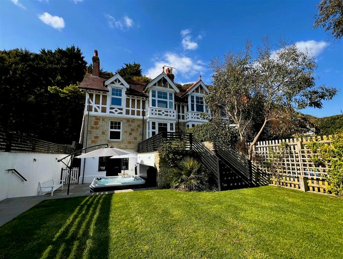 4 Bedroom Property To Rent In Seven Sisters Road, St. Lawrence, Ventnor, PO38