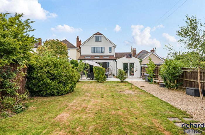 4 Bedroom Detached House For Sale In Oxford Road, Calne, SN11