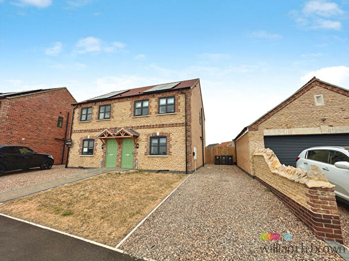 3 Bedroom Semi-Detached House To Rent In Cleveland Avenue, North Hykeham, Lincoln, LN6