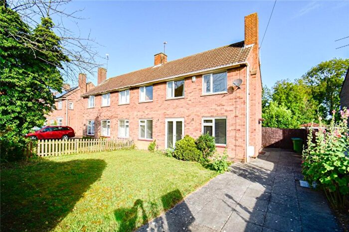 3 Bedroom Semi-Detached House To Rent In Thornton Way, Girton, Cambridge, CB3