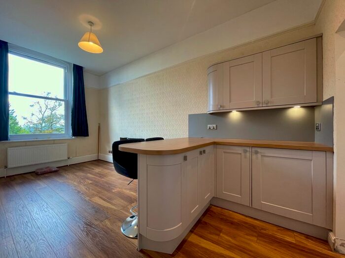 1 Bedroom Flat To Rent In Battenhall Road, Worcester, WR5