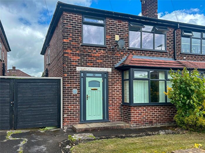 3 Bedroom Semi-Detached House For Sale In Parkleigh Drive, Manchester, Greater Manchester, M40