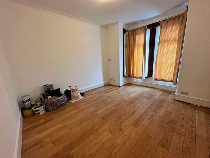 4 Bedroom Terraced House To Rent In Courtland Avenue, Cranbrook, Ilford, IG1