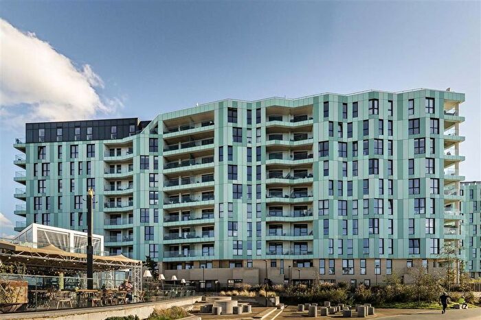 2 Bedroom Flat To Rent In Telegraph Avenue, London, SE10