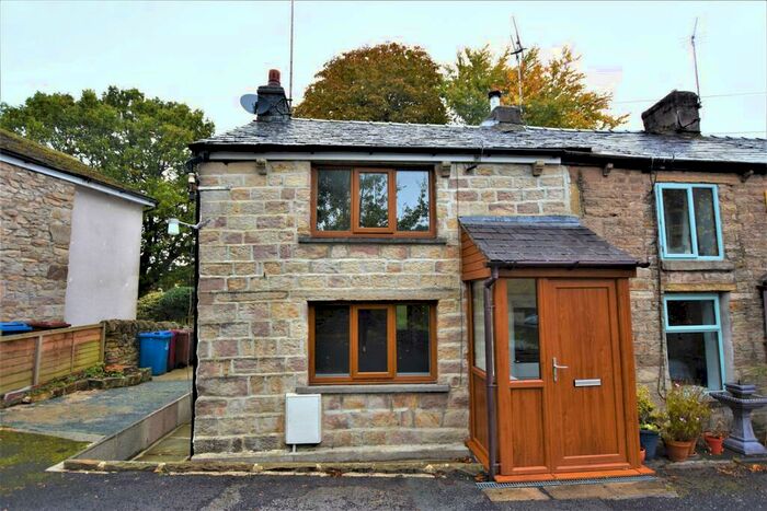 2 Bedroom House To Rent In Aspinall Fold, Blackburn, BB1