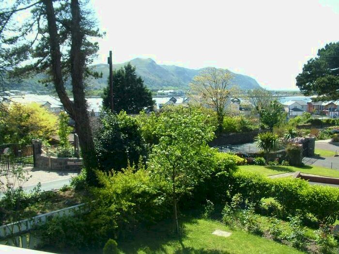 2 Bedroom Flat To Rent In Ty Mawr Road, Deganwy, Conwy, LL31