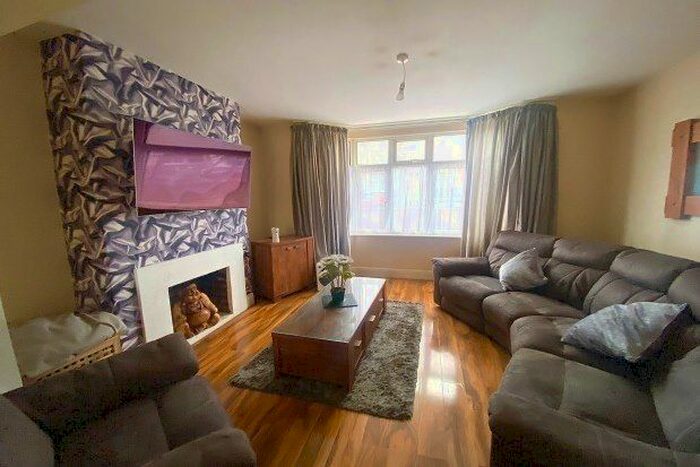 3 Bedroom Property To Rent In Maldowers Lane, Bristol BS5