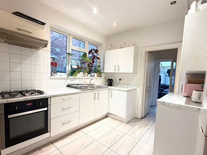 3 Bedroom Terraced House For Sale In Boundary Road, London, N22