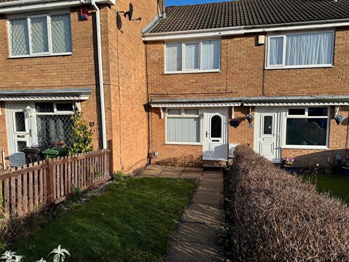 2 Bedroom Town House For Sale In New Park Croft, Farsley, LS28