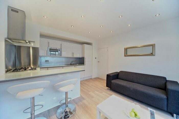 2 Bedroom Flat To Rent In Hither Green Lane, London, SE13