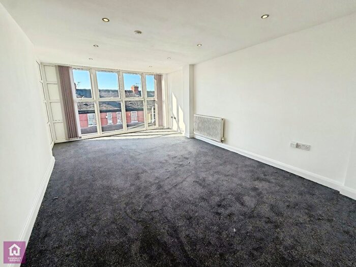 2 Bedroom Flat To Rent In Claremont Road, Manchester, Greater Manchester, M14
