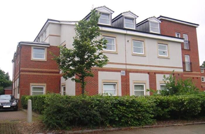 2 Bedroom Apartment To Rent In Russet Drive, St Albans, AL4