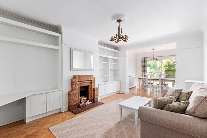 1 Bedroom Flat To Rent In Southdown Avenue, London, W7