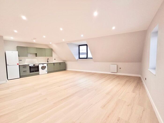 1 Bedroom Flat To Rent In London Road, Waterlooville, PO7