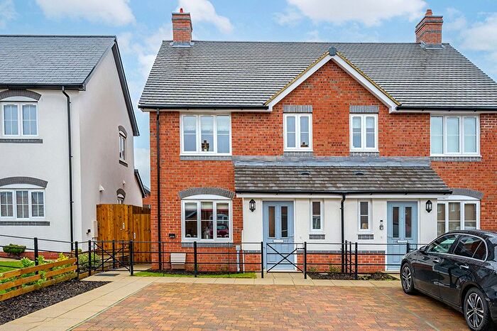 3 Bedroom Semi-detached House For Sale In Leahays Way, Allscott, Telford, Shropshire, TF6