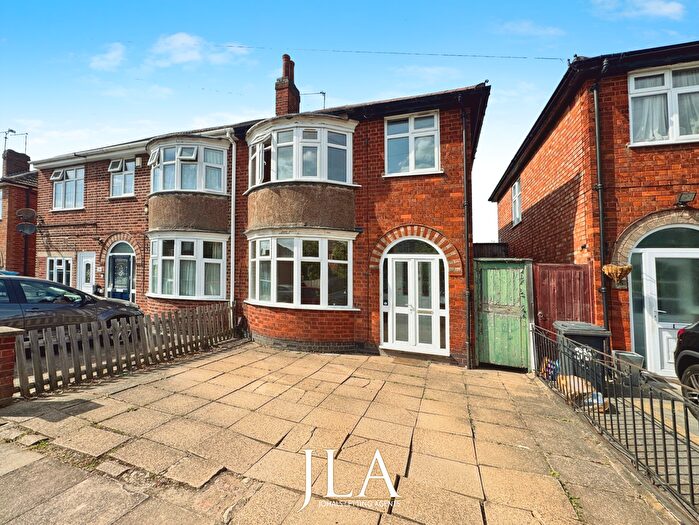 3 Bedroom Semi-Detached House To Rent In Cairnsford Road, Leicester, LE2