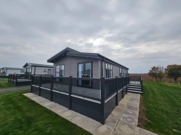 2 Bedroom Lodge For Sale In Cowden, Hull, HU11