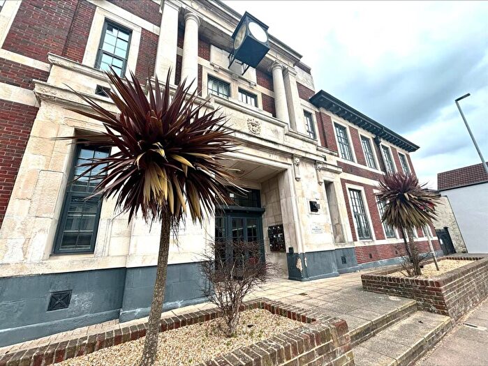 1 Bedroom Apartment To Rent In Highland Place, Highland Road, PO4