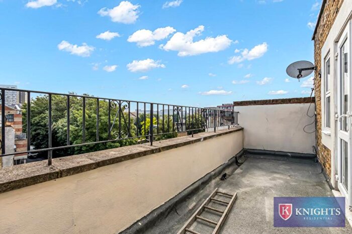 3 Bedroom Flat To Rent In Royal College Street, Camden, London, NW1