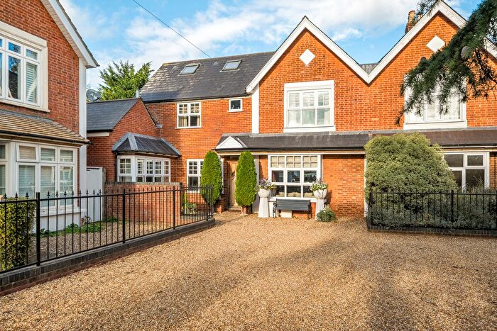 6 Bedroom Semi Detached House For Sale In Crockford Park Road, Addlestone, Surrey, KT15