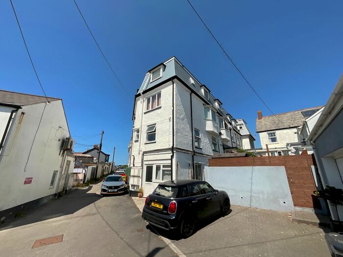 1 Bedroom Flat To Rent In Burn Court, Burn View, Bude, EX23