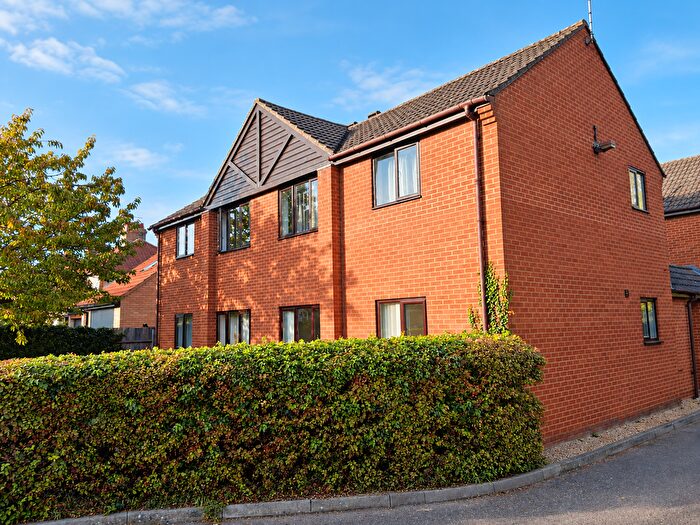 1 Bedroom Flat For Sale In Marfield Court, Arbury Road, Cambridge, CB4