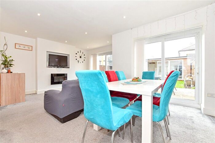 3 Bedroom End Terrace House For Sale In Chichester Road, Bognor Regis, West Sussex, PO21