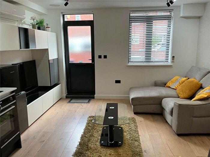 1 Bedroom Flat For Sale In Clifford Road, Walthamstow, E17