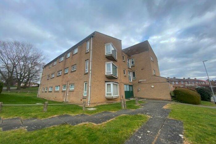 1 Bedroom Flat To Rent In Hinton Road, Northampton, NN2