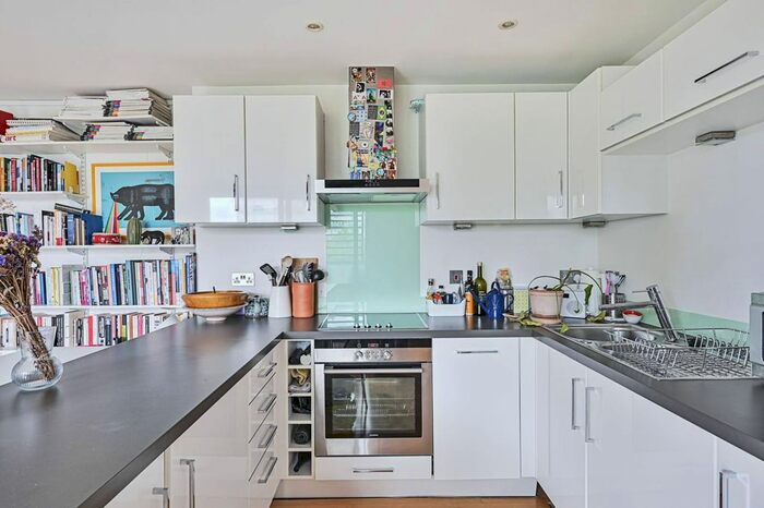 2 Bedroom Flat To Rent In Florida Street, Bethnal Green, London, E2