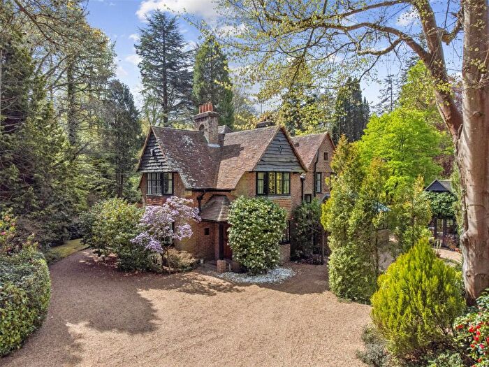 4 Bedroom Detached House For Sale In Crooksbury Road, Farnham, Surrey, GU10