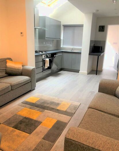 4 Bedroom Semi-Detached House To Rent In Alton Road, Selly Oak, Birmingham, B29