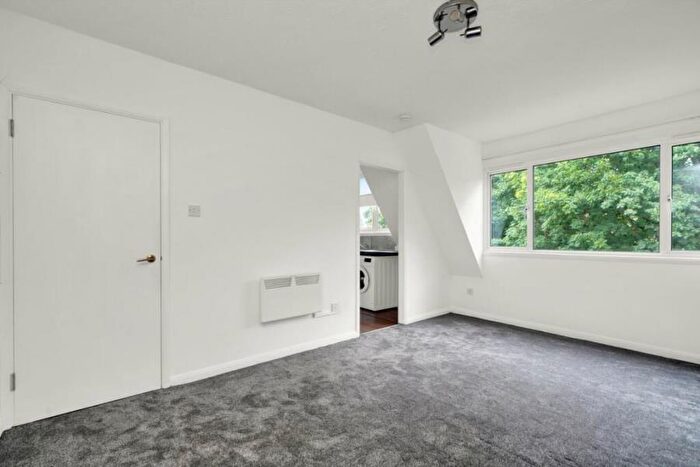 Apartment To Rent In Abbeyfields Close, NW10