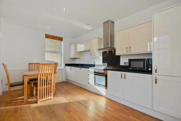 2 Bedroom Flat To Rent In Fortess Road, Kentish Town, London, NW5