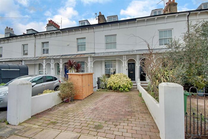 4 Bedroom Terraced House For Sale In Chelsea Road, Southsea, PO5