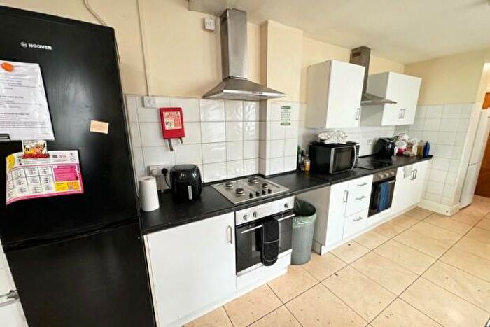 8 Bedroom Terraced House To Rent In Ruthin Gardens Cardiff, CF24