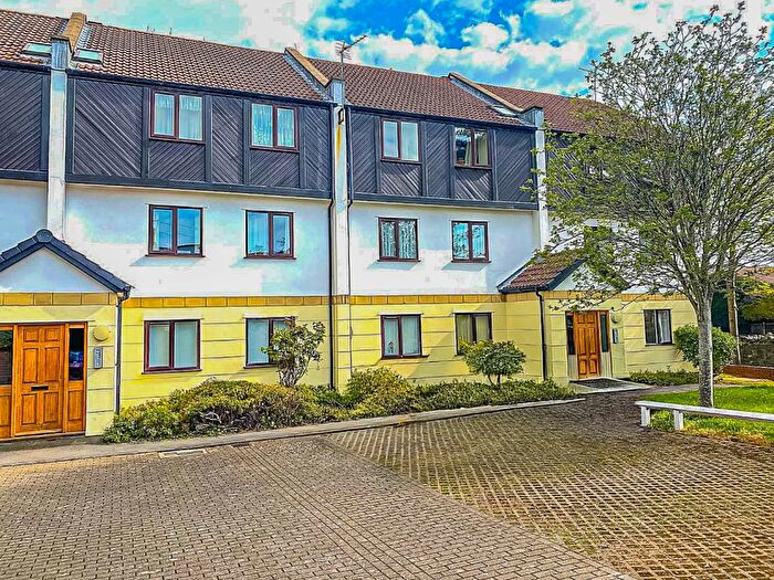 2 Bedroom Apartment To Rent In Eastfield Terrace, Henleaze, Bristol, BS9