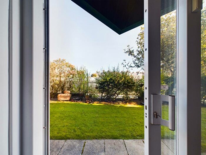 1 Bedroom Apartment For Sale In Oxford Street, Tynemouth, NE30