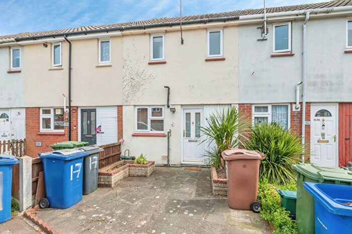 1 Bedroom Terraced House For Sale In Haig Road, Grays, Essex, RM16