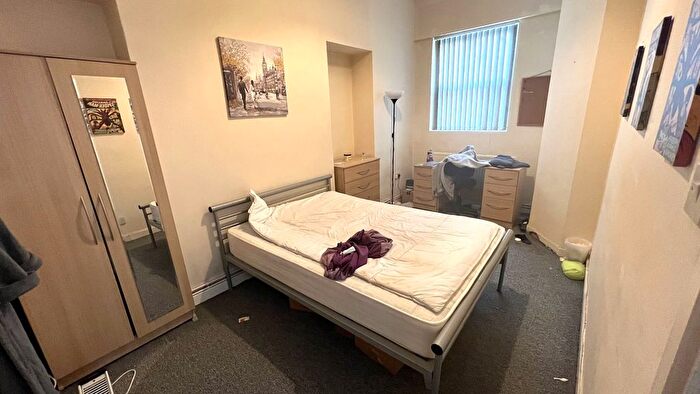 2 Bedroom Flat To Rent In Chaddesley Terrace, Swansea, SA1