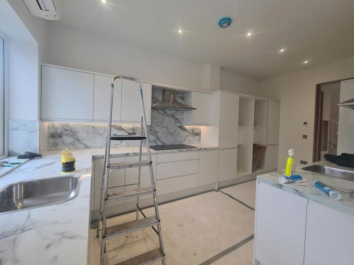 6 Bedroom Detached House To Rent In Golders Manor Drive, London, NW11