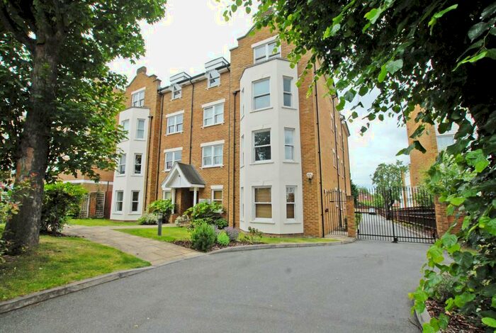 2 Bedroom Apartment To Rent In Belmont Hill, Lewisham, London, SE13