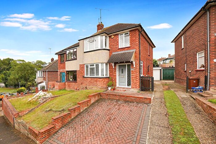 3 Bedroom Semi-Detached House For Sale In Concord Avenue, Walderslade, Chatham, ME5