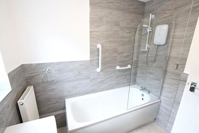 2 Bedroom Bungalow To Rent In Watergate Way, Woolton, Liverpool, Merseyside, L25