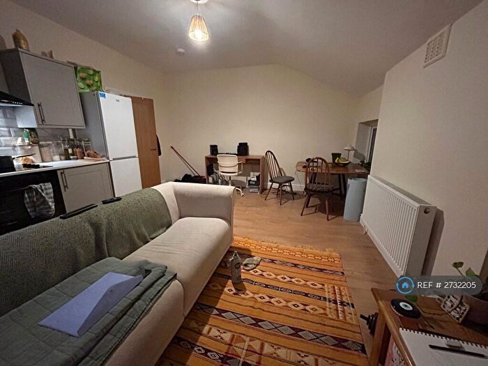 2 Bedroom Flat To Rent In Parkfield Road, Aigburth, Liverpool, L17