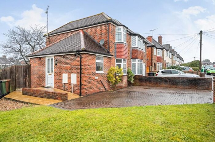 2 Bedroom Property To Rent In Grantley Road, Guildford, GU2